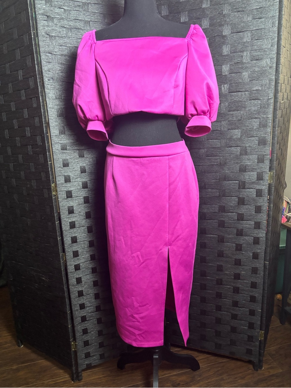 VENUS Fuchsia Puff-Sleeve Midi Skirt Set Large NWOT - Picture 3 of 12